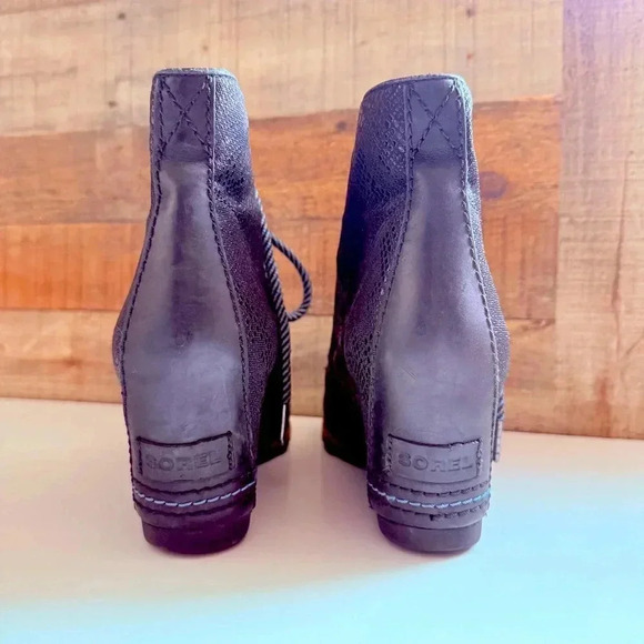 Sorel 1964 Premium Waterproof Snake Print Black Laced Wedge Boots - Picture 6 of 12